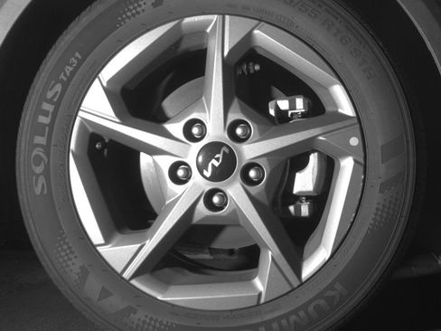 Used 2025 Kia K4 LXS image 13