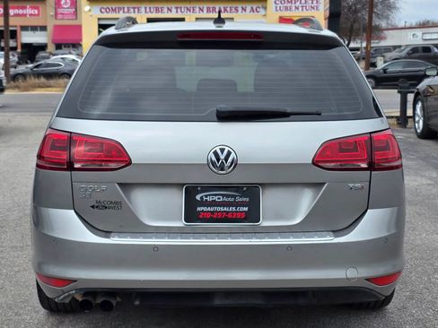 Used 2016 Volkswagen Golf S FWD image 4