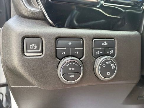 Used 2024 Chevrolet Silverado 2500 LT AWD/4WD image 22