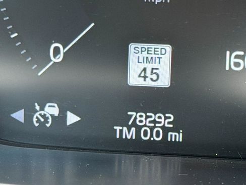 Used 2022 Volvo XC90 T6 Momentum w/ Protection Package Premier AWD/4WD image 32