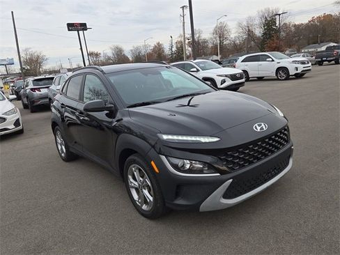 Used 2023 Hyundai Kona SEL w/ Cargo Package image 4