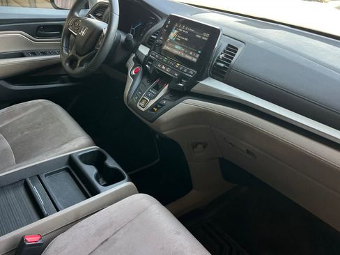 Used 2019 Honda Odyssey EX image 17