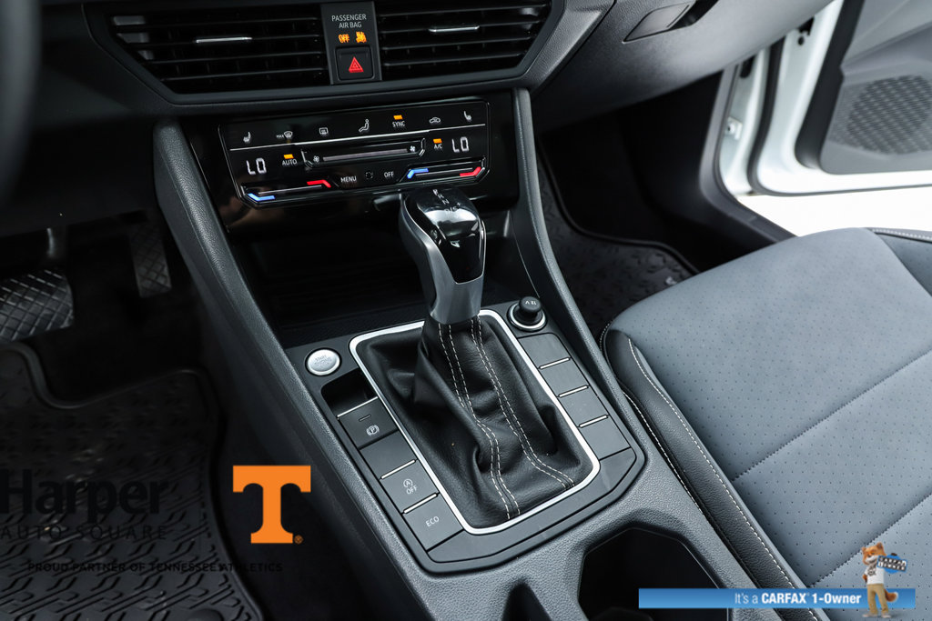 Used 2025 Volkswagen Jetta SE w/ Sunroof Package FWD image 60