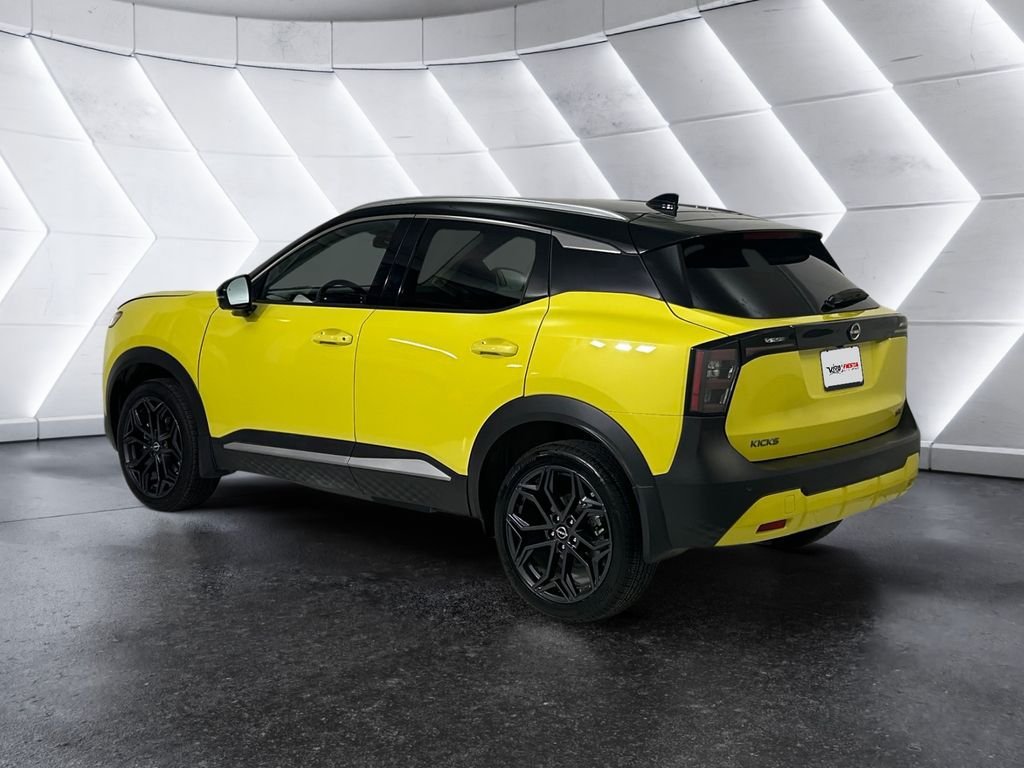 Used 2025 Nissan Kicks SR FWD image 6