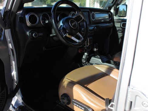 Used 2020 Jeep Gladiator Rubicon image 16