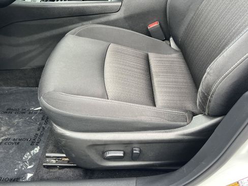 Used 2025 Nissan Altima 2.5 SV FWD image 29