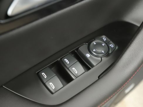 Used 2022 Chevrolet Blazer RS w/ Enhanced Convenience Package image 9