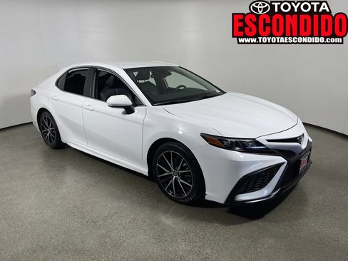 Certified 2024 Toyota Camry SE FWD image 1
