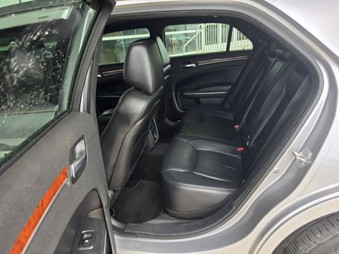 Used 2013 Chrysler 300 w/ Driver Convenience Group RWD image 17