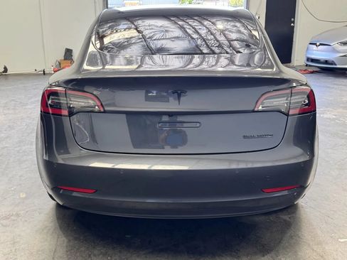 Used 2022 Tesla Model 3 Long Range AWD/4WD image 3