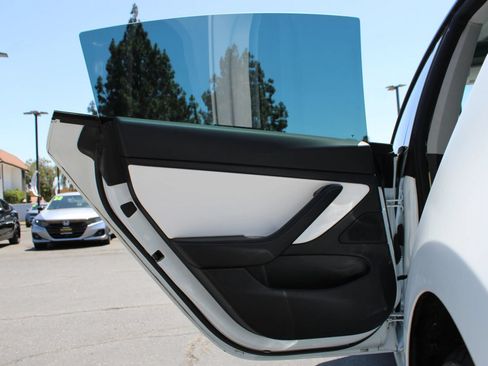 Used 2020 Tesla Model 3 Performance AWD/4WD image 4