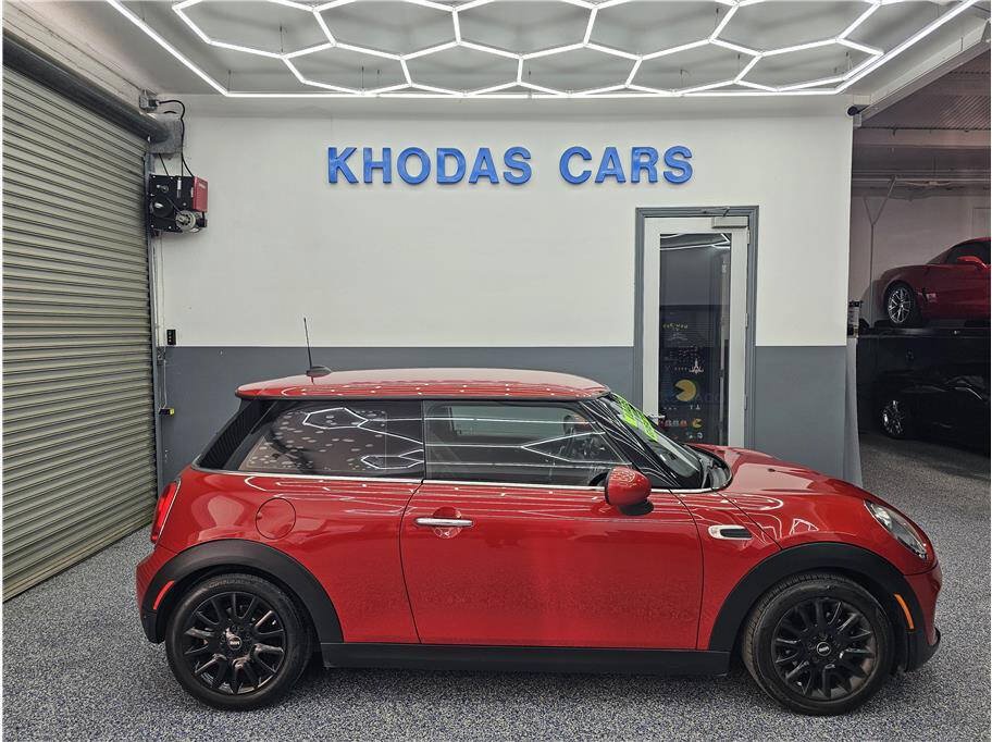 Used 2018 MINI Cooper 2-Door Hardtop FWD image 5