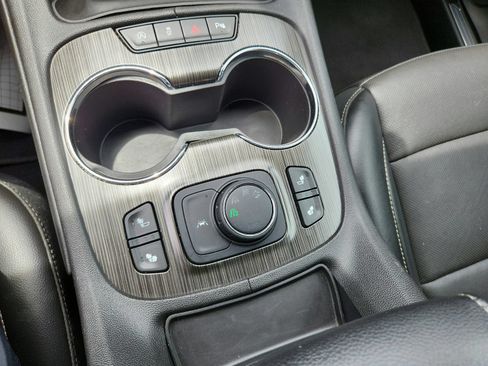 Used 2023 GMC Acadia SLT AWD/4WD image 21