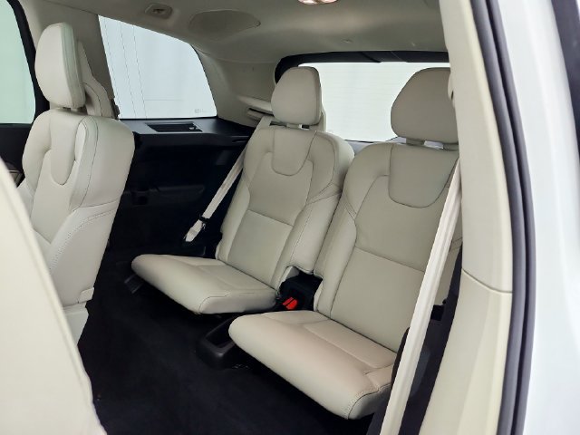 Certified 2025 Volvo XC90 T8 Ultra w/ Protection Package AWD/4WD image 32