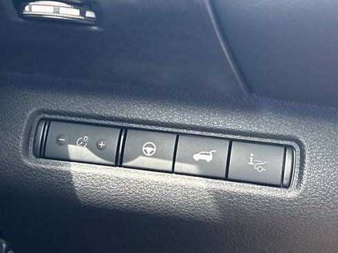 Used 2026 Nissan Pathfinder Platinum AWD/4WD image 29