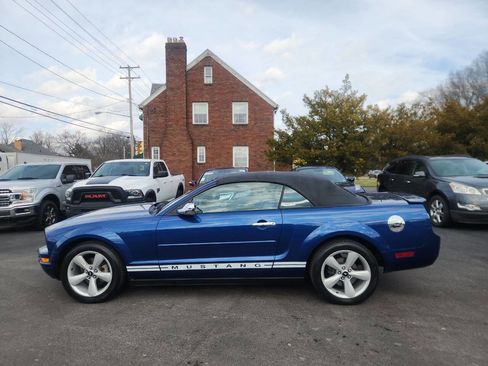 Used 2008 Ford Mustang Convertible image 4