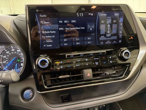 Used 2020 Toyota Highlander Platinum image 17