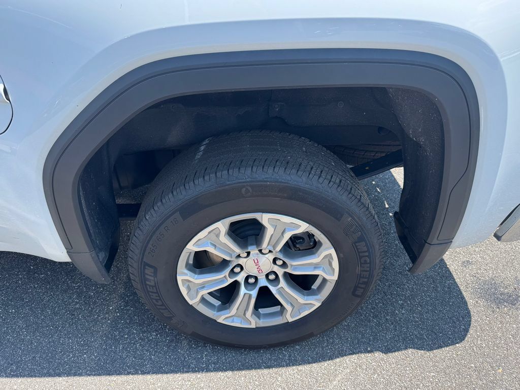 Used 2025 GMC Sierra 1500 SLT AWD/4WD image 9