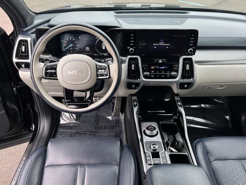 Used 2023 Kia Sorento SX Prestige image 11