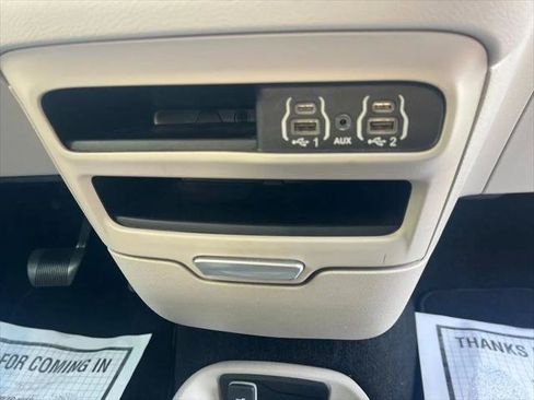 Certified 2023 Chrysler Pacifica Touring-L FWD image 16