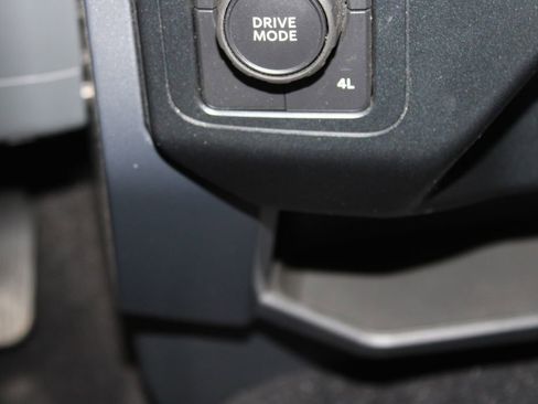 Used 2023 Ford F150 XLT w/ XTR Package image 39