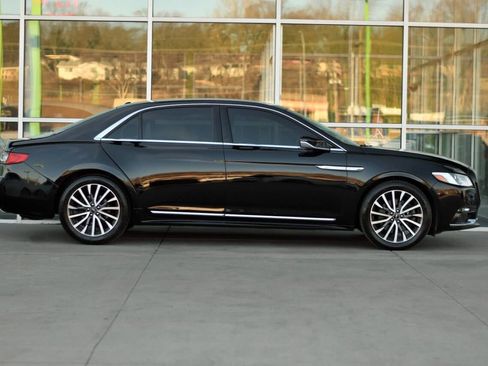 Used 2017 Lincoln Continental Select AWD/4WD image 8
