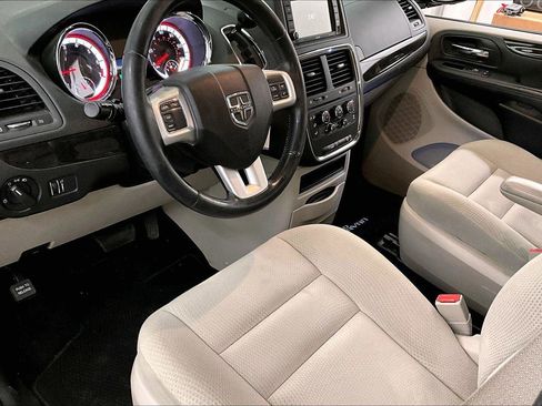 Used 2017 Dodge Grand Caravan SE w/ Power Window Group image 13