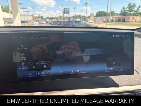 Used 2024 BMW iX xDrive50 w/ Sport Package AWD/4WD image 33