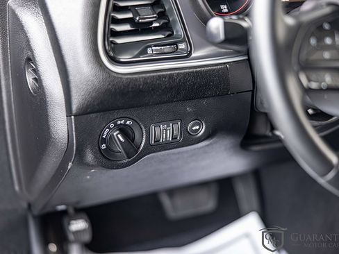 Used 2019 Dodge Challenger SXT RWD image 18