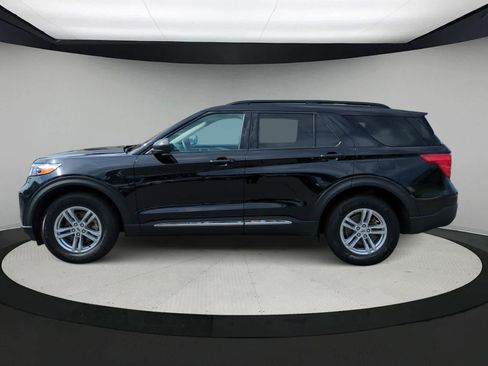 Used 2023 Ford Explorer XLT w/ Equipment Group 202A AWD/4WD image 5