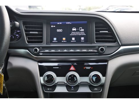 Used 2019 Hyundai Elantra SEL FWD image 25