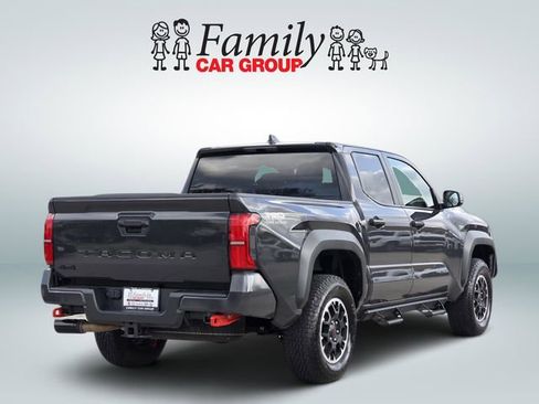 Used 2025 Toyota Tacoma TRD Off-Road image 4