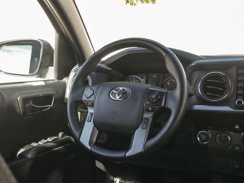 Used 2023 Toyota Tacoma TRD Sport image 14