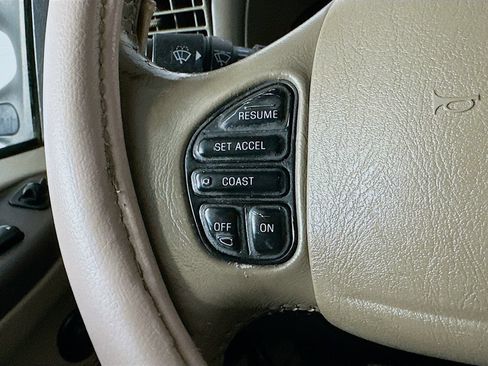 Used 2003 Ford Excursion Limited AWD/4WD image 24