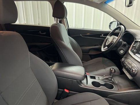 Used 2018 Kia Sorento LX w/ LX V6 Convenience Package image 23