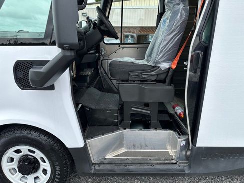 Used 2024 Chevrolet Brightdrop 600 w/ Commercial Equipment Package AWD/4WD image 16
