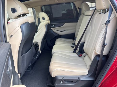 Used 2022 Acura MDX SH-AWD w/ Advance Package image 4