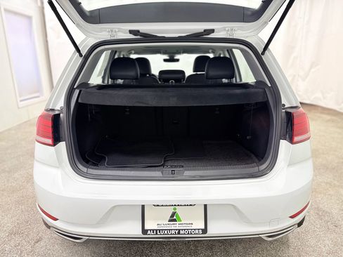 Used 2019 Volkswagen Golf SE image 38