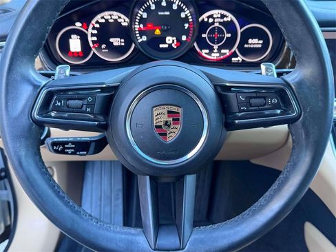 Used 2021 Porsche Panamera image 18