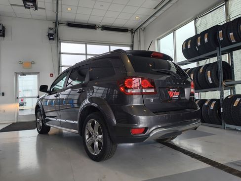 Used 2017 Dodge Journey Crossroad image 4