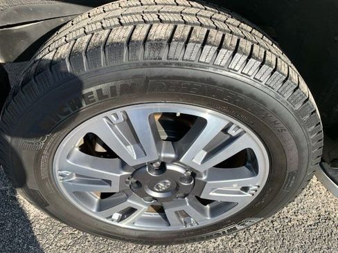 Used 2019 Toyota Sequoia Platinum image 10