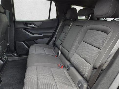 Used 2025 Chevrolet Equinox LT FWD image 18