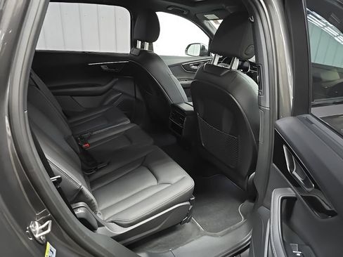 Used 2025 Audi Q7 3.0T Premium Plus w/ Premium Plus Package AWD/4WD image 18