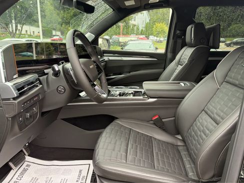 Used 2026 Cadillac Escalade V w/ LPO, ONYX Package AWD/4WD image 15
