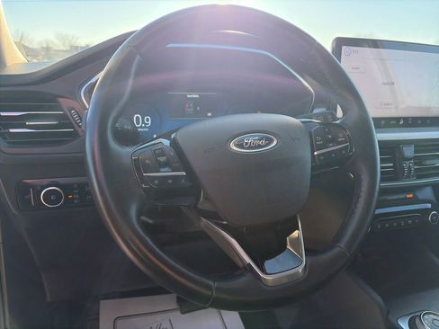 Used 2024 Ford Escape Platinum w/ Premium Technology Package image 21