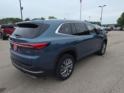Used 2025 Buick Enclave Preferred FWD image 8