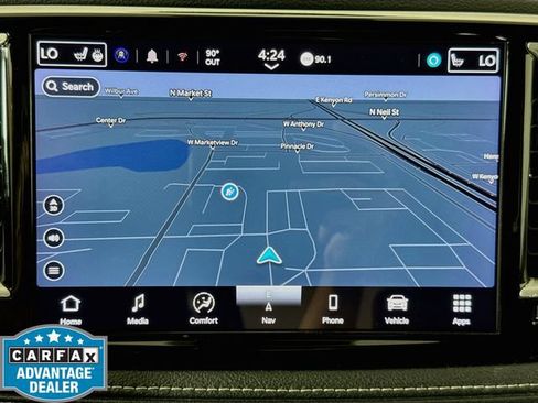 Used 2024 Chrysler Pacifica Limited FWD image 13