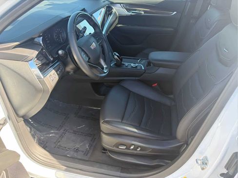 Used 2025 Cadillac XT6 Premium Luxury w/ Platinum Package AWD/4WD image 9