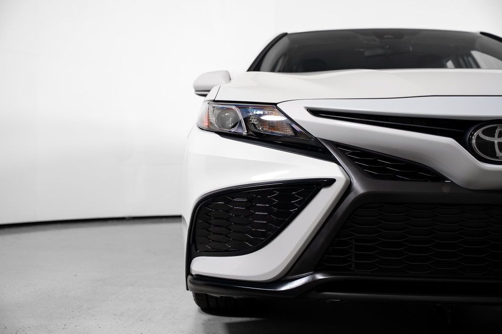 Used 2024 Toyota Camry SE FWD image 19