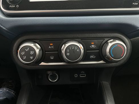 Used 2025 Nissan Versa SV FWD image 26